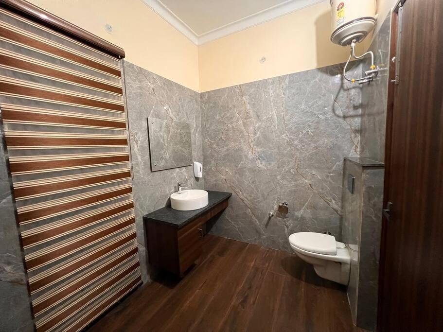 5Bhk Home Away From Home At Ranjit Avenue Амритсар Экстерьер фото
