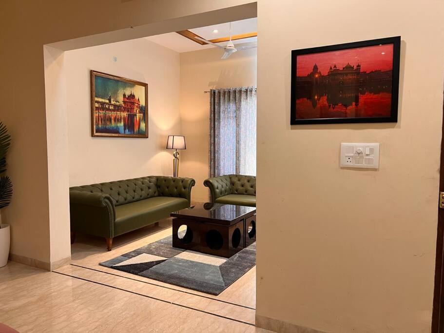 5Bhk Home Away From Home At Ranjit Avenue Амритсар Экстерьер фото